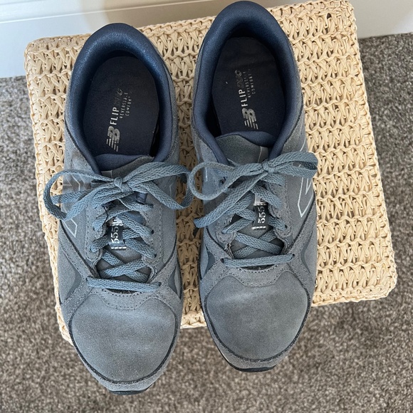 New Balance 555 Women's casual sneaker, grey suede, size 9 - Picture 6 of 9